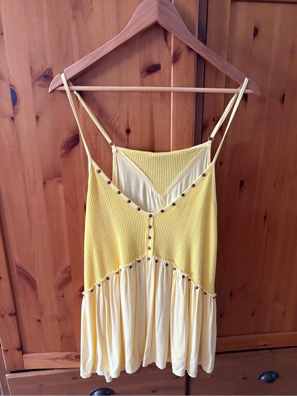 NWT. Vici Yellow Ribbed Flowy Tank with Button Detail.